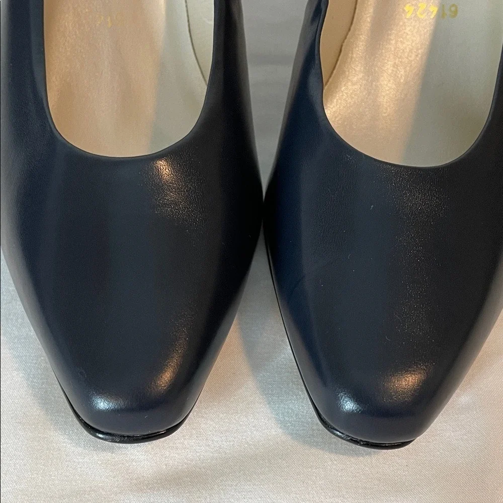 Jessica Leather‎ Pumps Womens 9M Navy Blue Excellent Classic Kitten Heel Brazil - Picture 6 of 8